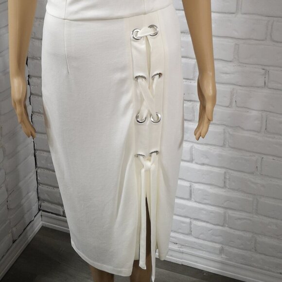 Venus Ladies Size Medium Off White w/ Lace Detail Lined Sleeveless Midi Dress - Picture 10 of 12